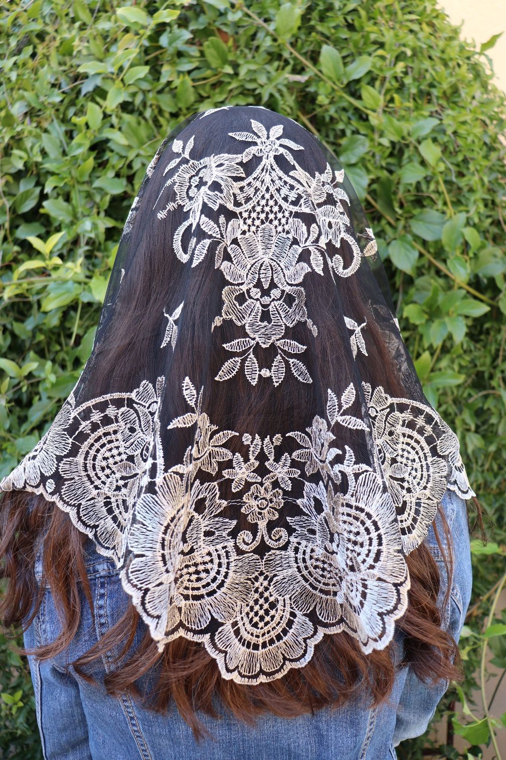 Almond on Black Eva Veil