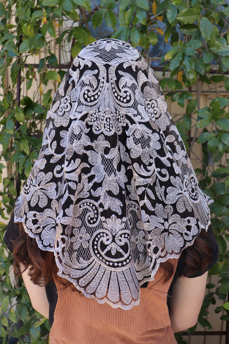 Black on Almond Lydia Veil