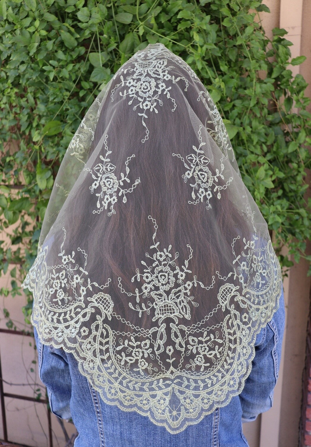 Olive Green Abanico Veil